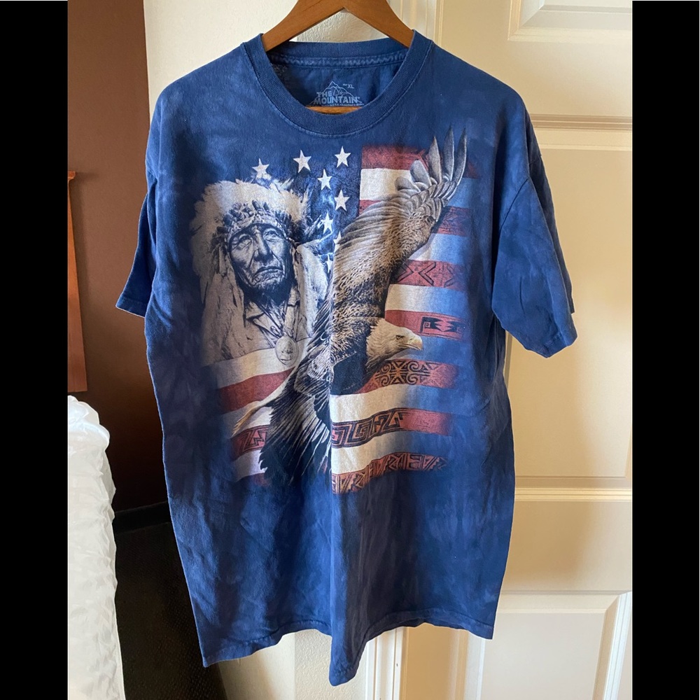 The mountain t shirt Men’s XL